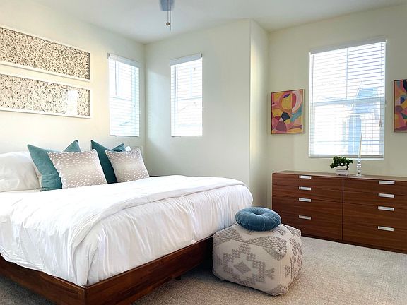 3rd image of 517 Sandpiper Way