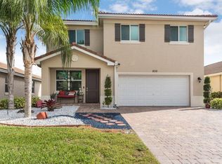 850 Palm Tree Ln, Haverhill, FL 33415