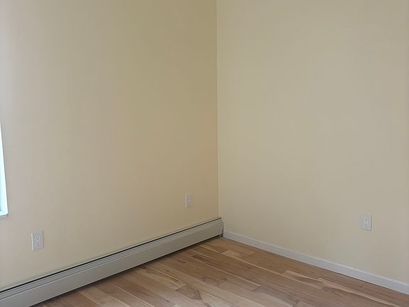 3rd image of 1839 Andrews Ave S #2C