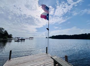 386 Lakeview Dr, Hemphill, TX 75948