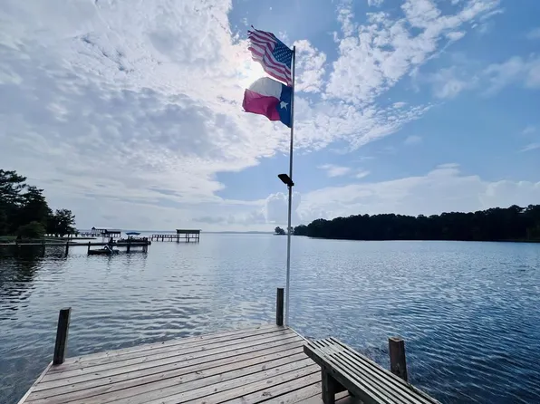 386 Lakeview Dr, Hemphill, TX 75948