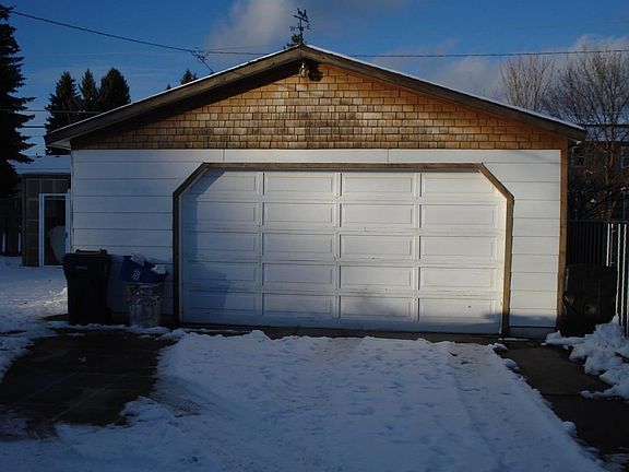 2nd image of 2717 E 39th Ave