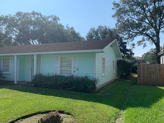 3rd image of 615 E Nezpique St