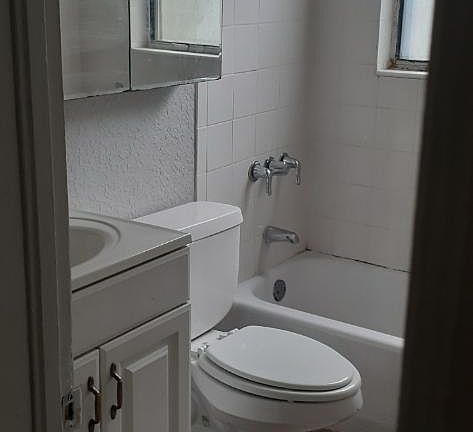 3rd image of 9026 6th Ave