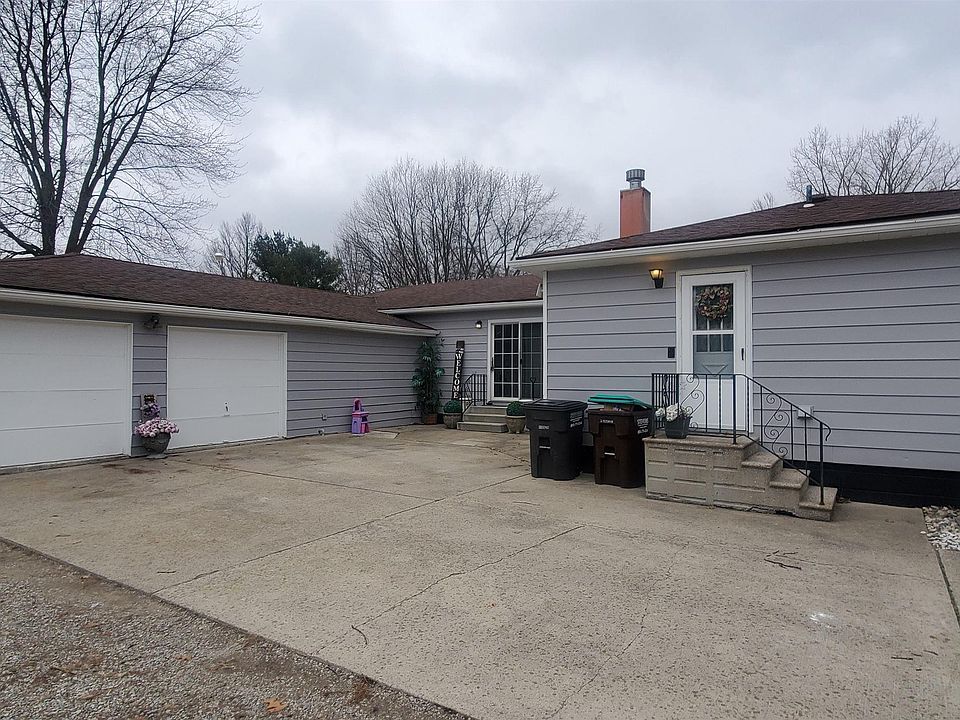 7211 Maplewood Dr, Temperance, MI 48182 | MLS #50101730 | Zillow