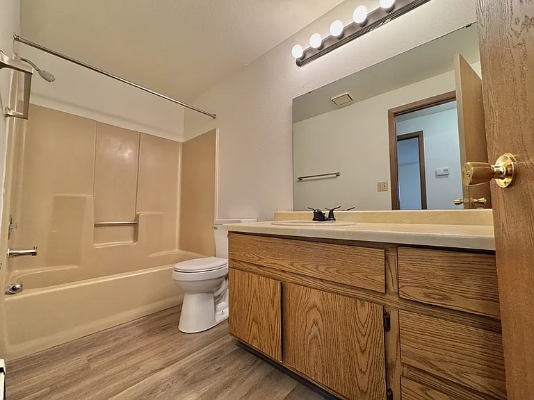 1721 Lenwood Ave #10 — Photo 10