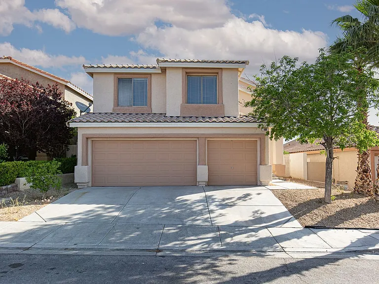 408 Madison Taylor Pl — Photo 2