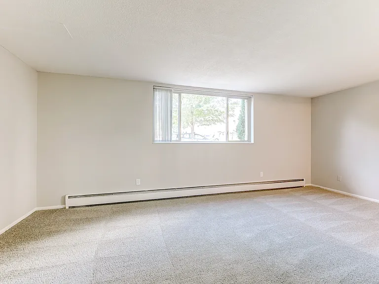 LaBlanche Apartments — Photo 12