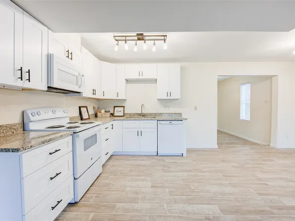 630 Martin L King St N, Liberty, TX 77575