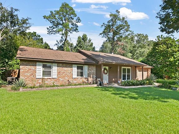 3rd image of 2315 Cumberland Dr