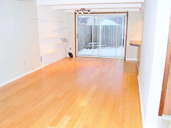 3rd image of 115 W Ticonderoga Dr APT B