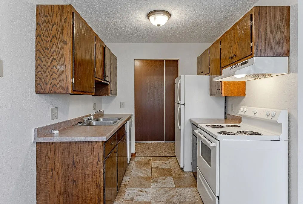 Driftwood Apartments — Photo 4