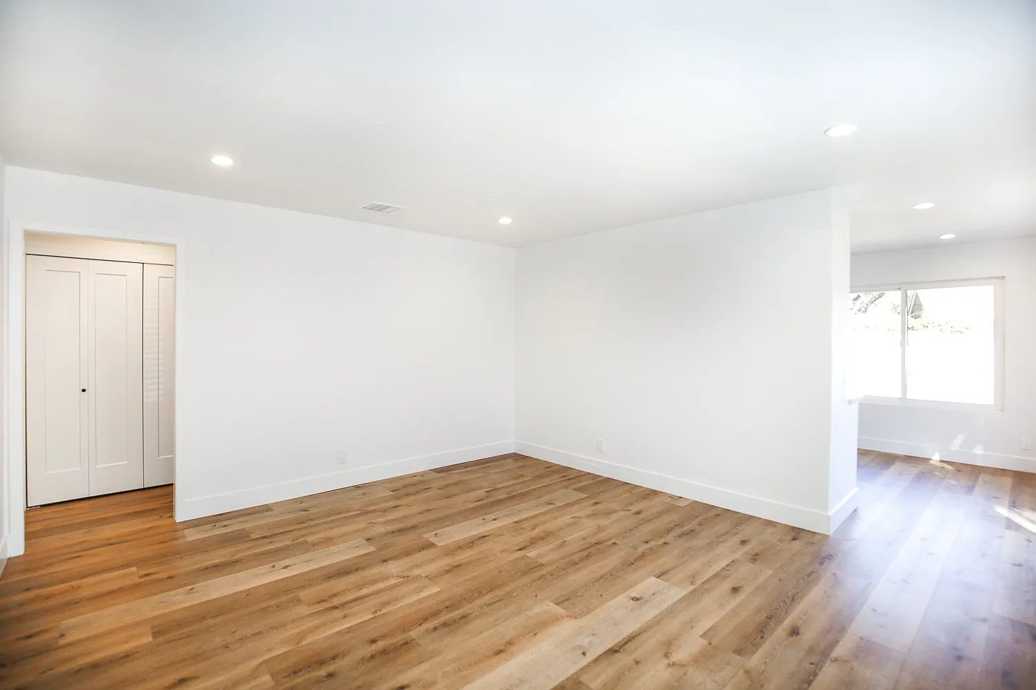 3 bed, 1058 sqft, $3,500 — Photo 3