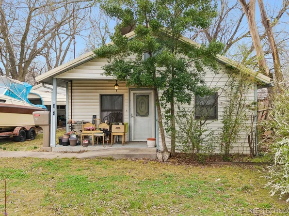 404 N Maple St, Pryor, OK 74361