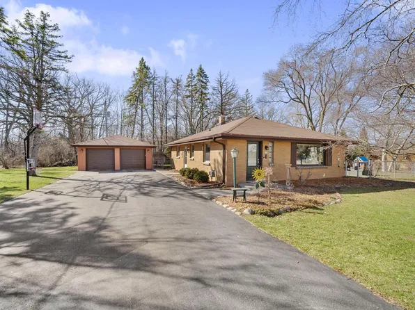 135 East Forest Hill AVENUE, Oak Creek, WI 53154