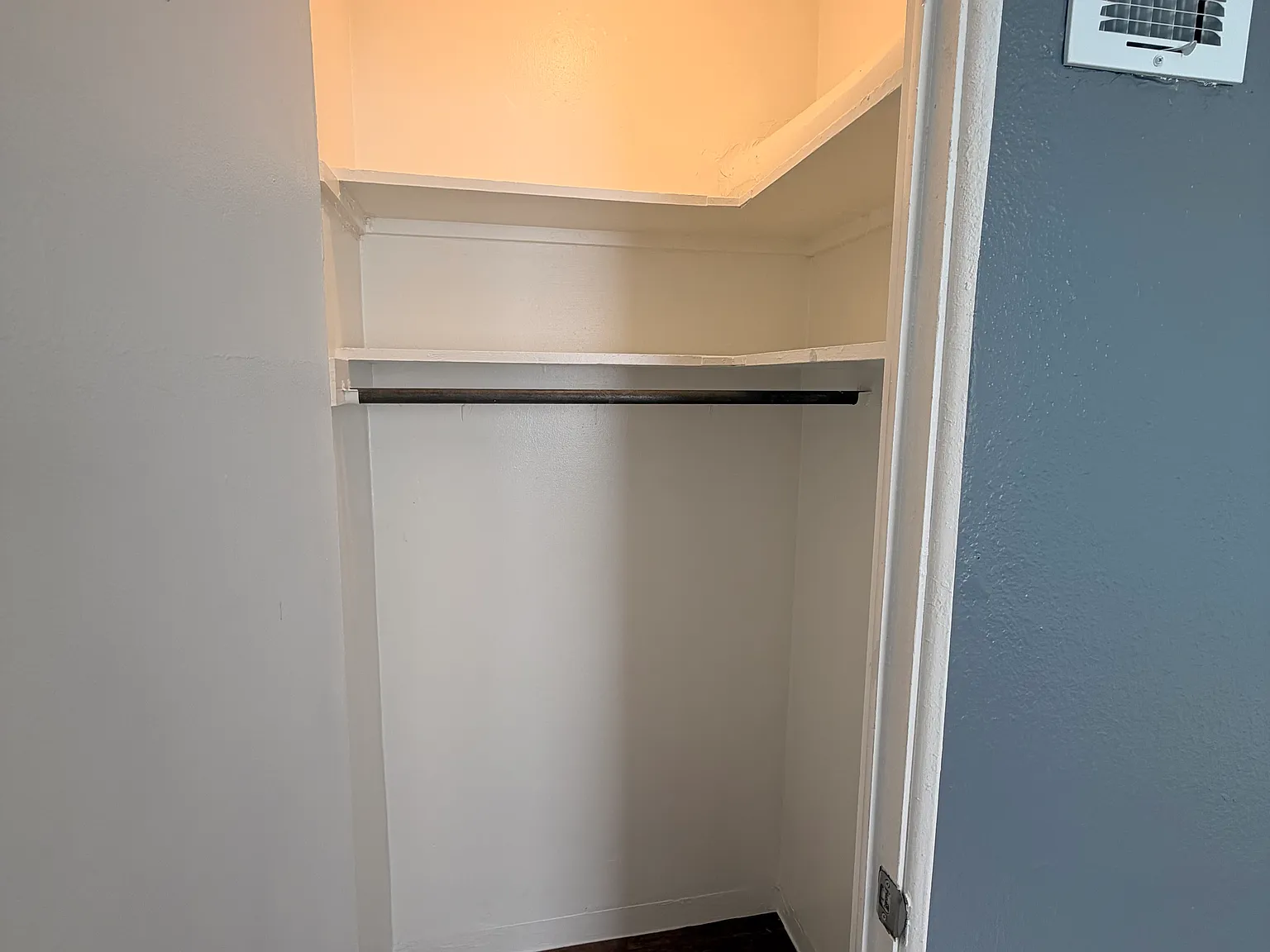 2811 S Lincoln St — Photo 3