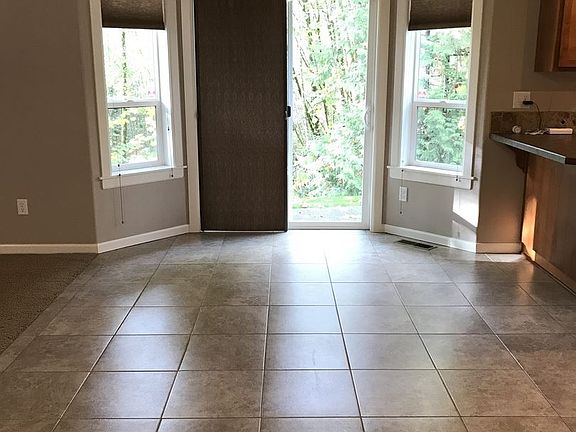 5th image of 250 Shoreview Dr