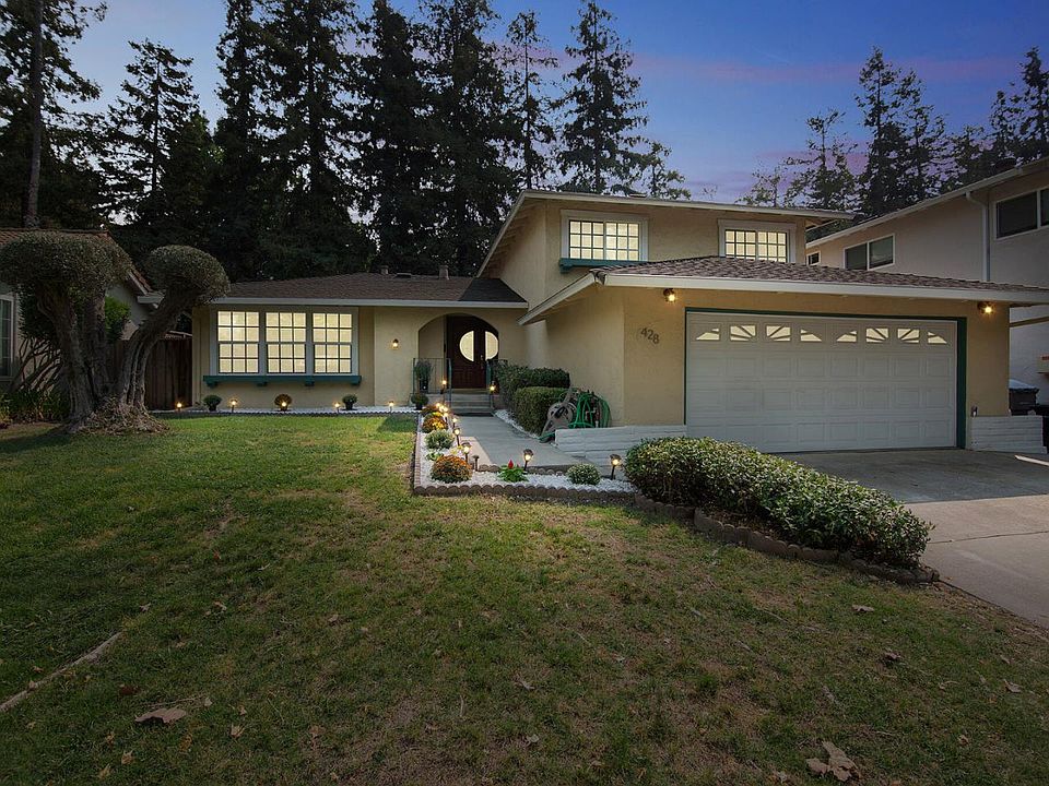 1st image of 428 Avenida Del Roble