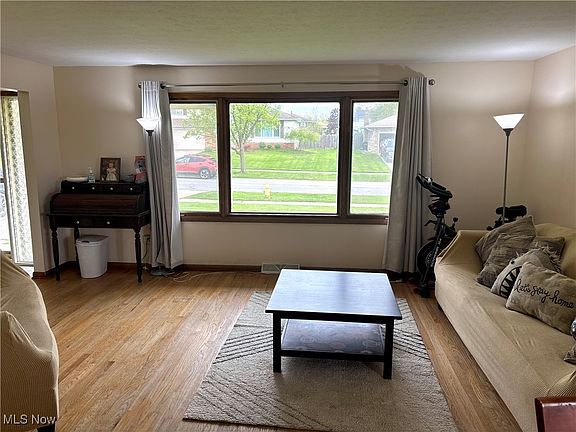 3rd image of 1530 Sherman Dr