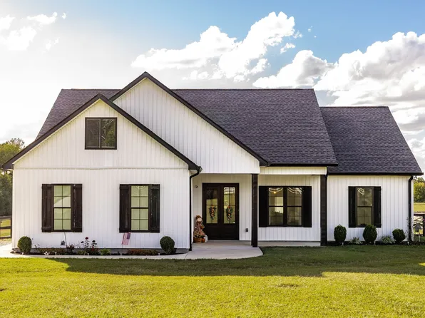 721 New Deal Potts Rd, Cottontown, TN 37048