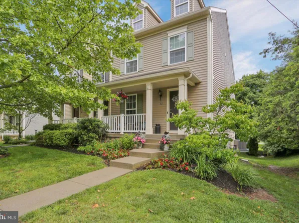 82 W Main St, Elverson, PA 19520