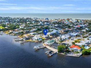 467 Madison Ct, Fort Myers Beach, FL 33931