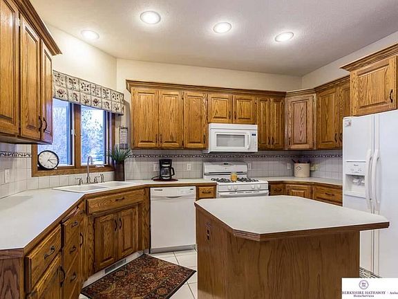 5th image of 18521 Trailridge Cir