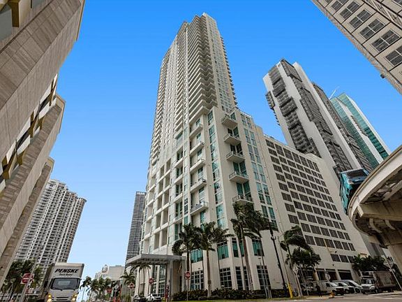 2nd image of 300 S Biscayne Blvd APT 3010