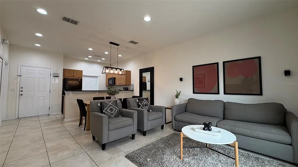 2 bed, 2.5 bath, 1161 sqft, $2,050 — Photo 2
