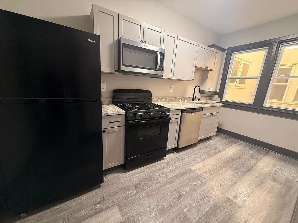 101 E High St
