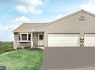 2547 Pin Oak Dr #114, York, PA 17406