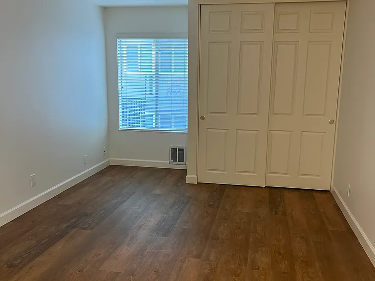520 Elm Street Apts — Photo 6