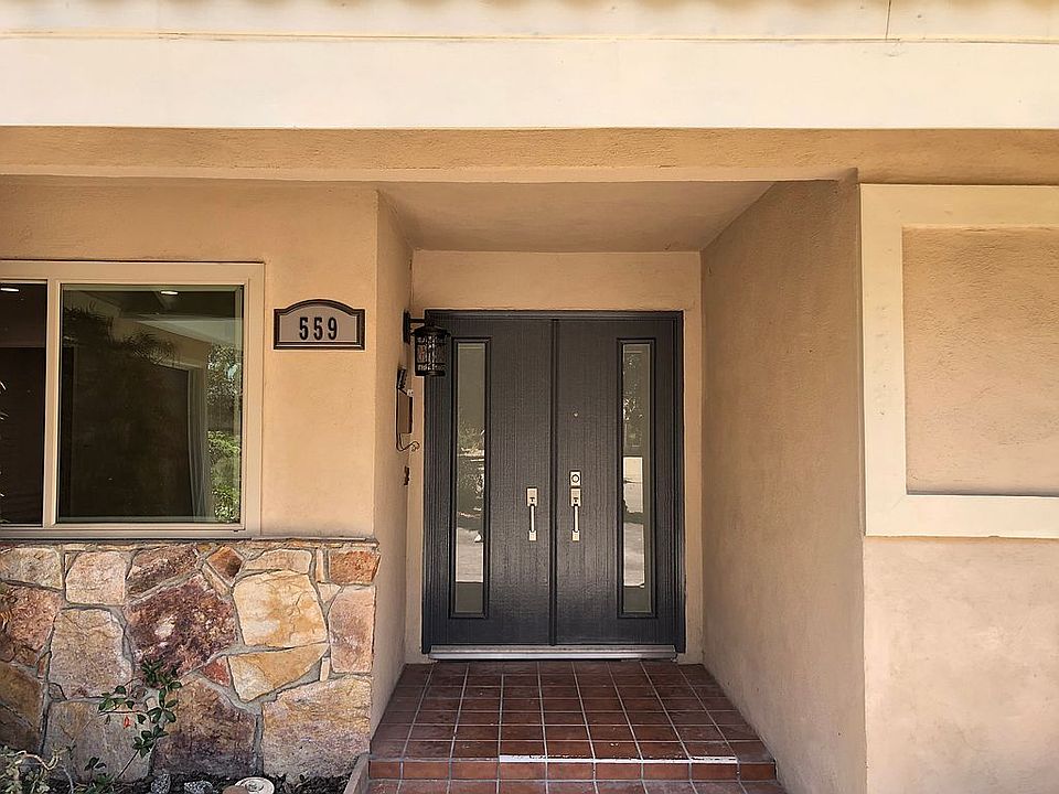 1st image of 559 Bishop Pl