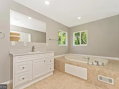 10704 Woodlawn Blvd — Photo 11
