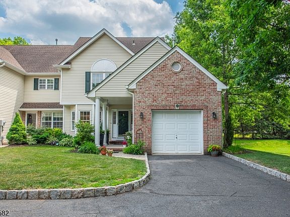2nd image of 31 Cooper Ln