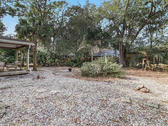 4th image of 223 Lighthouse Cir #Id1246995p