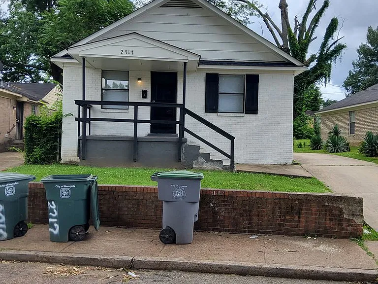 2717 Carnes Ave — Photo 1