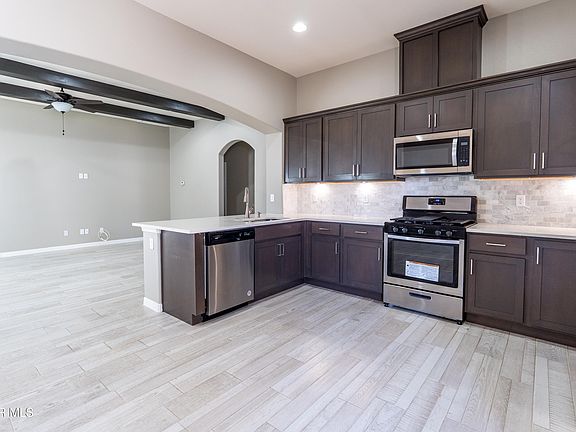 5th image of 803 Danby Ct
