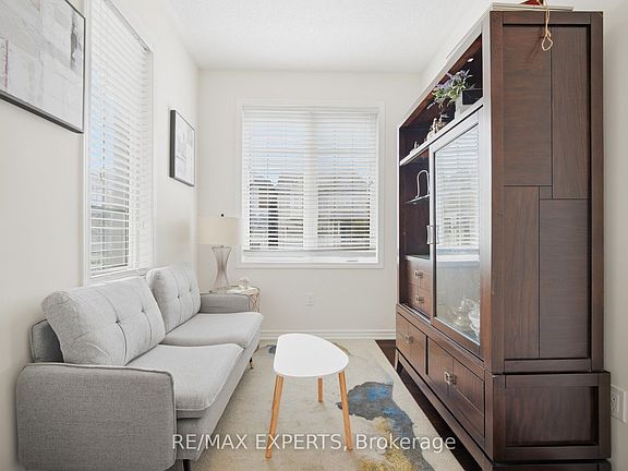 5th image of 353 Cedar Hedge Rd