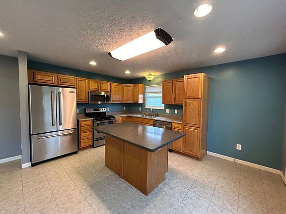 2nd image of 330 Thompson Dr
