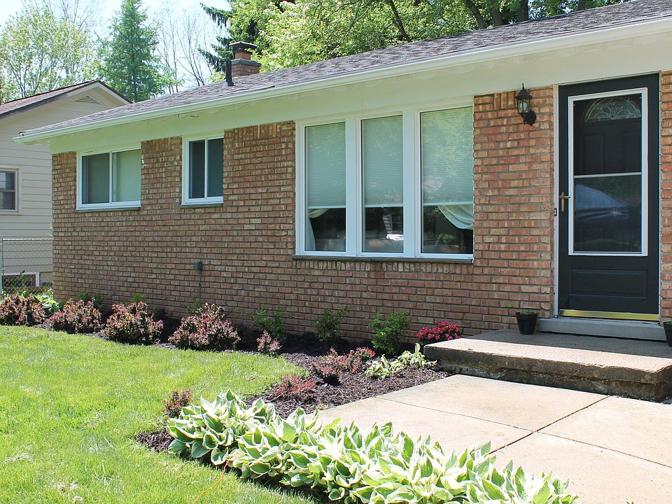 1st image of 2864 Parkwood Ave