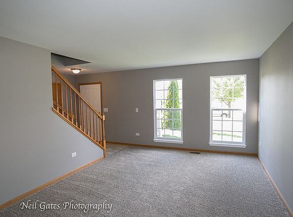 2nd image of 689 Blackhawk Ln