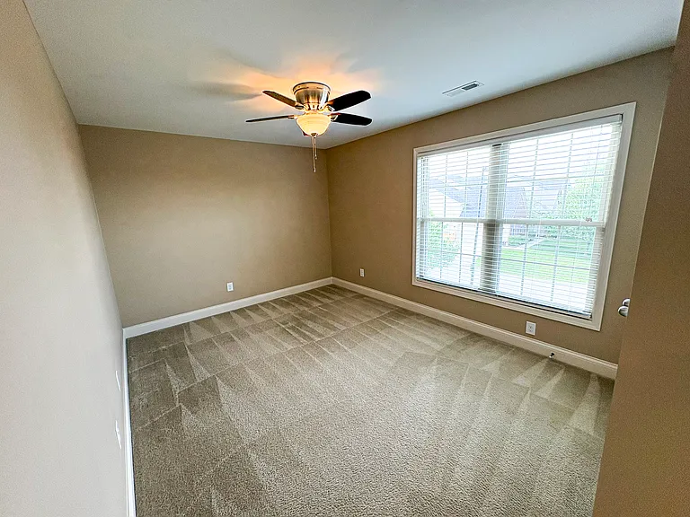 4596 Larkhill Ln — Photo 17
