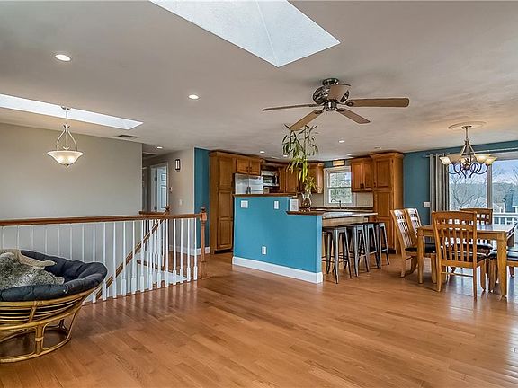 4th image of 58 Atlantic Ave