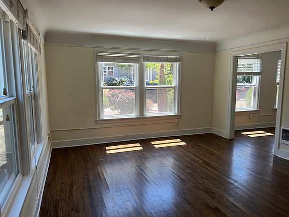 2nd image of 4405 Corliss Ave N APT 1