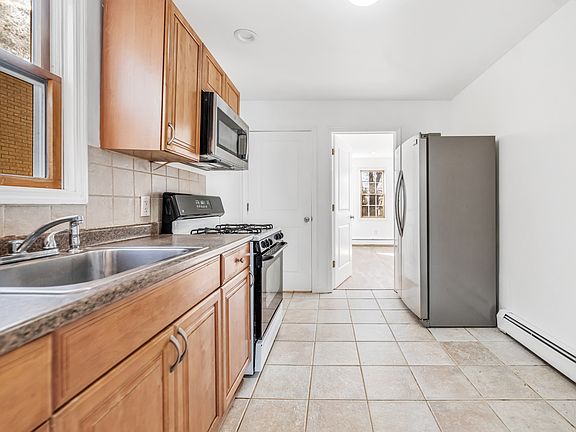4th image of 457 Washington Ave #2