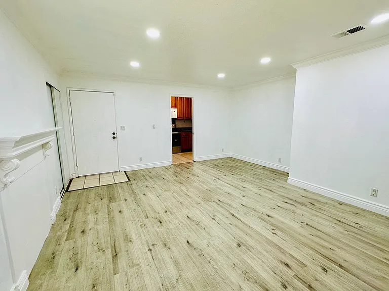 106 Rancho Dr #D — Photo 5