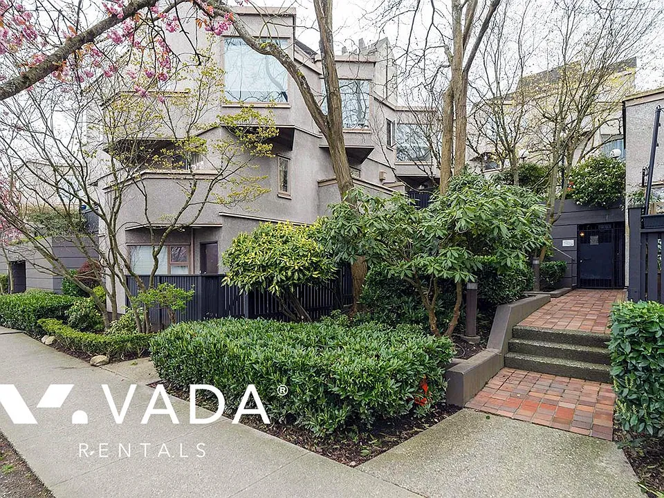 870 W 7th Ave #8