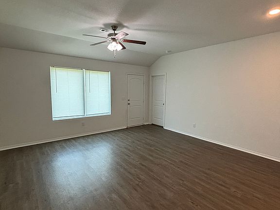 4th image of 70 Kinley Brook Ln