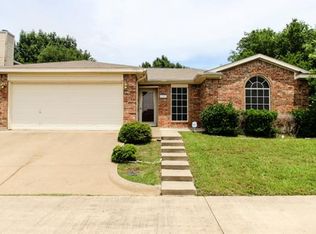 5703 Brookneal Ct, Arlington, TX 76018